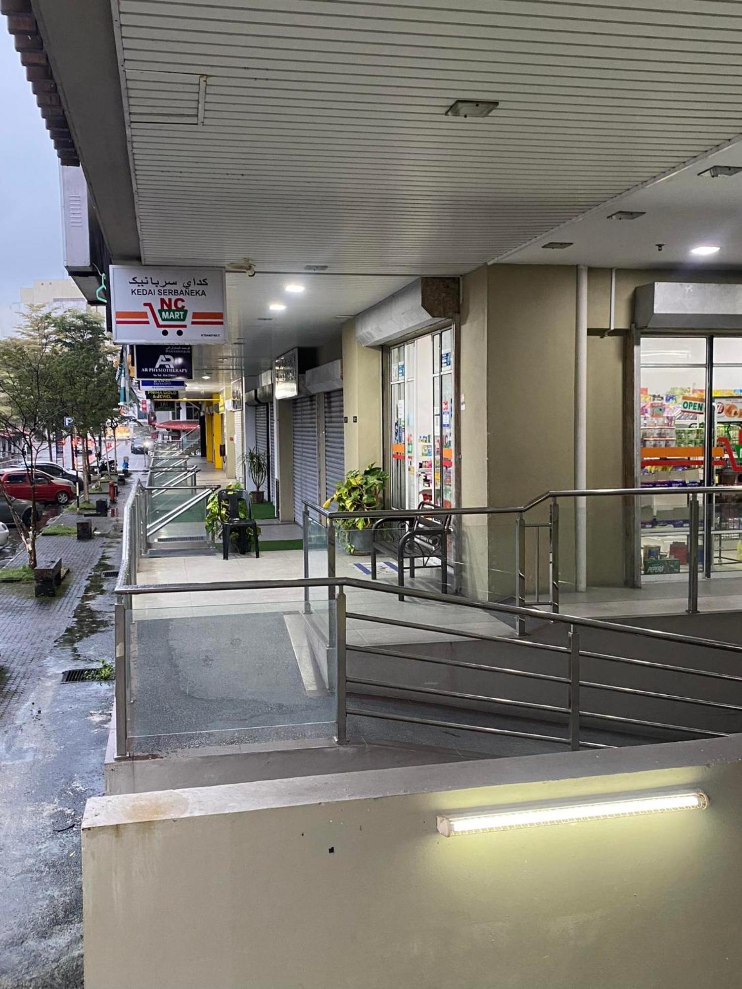 Ain Studio Apartment كوتا بْهارو المظهر الخارجي الصورة