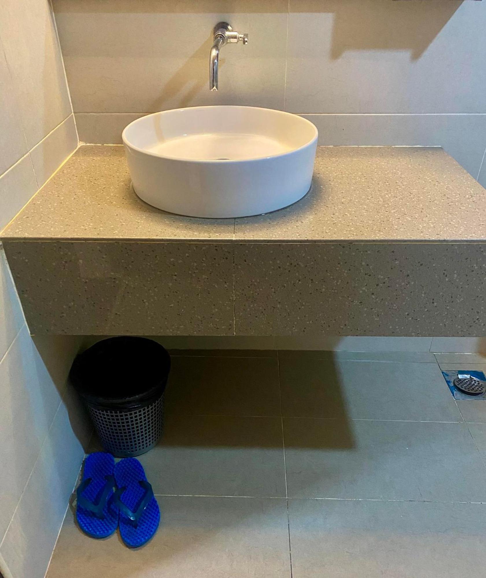 Ain Studio Apartment كوتا بْهارو المظهر الخارجي الصورة